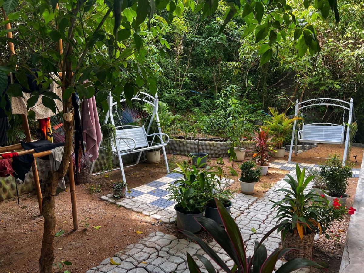 Wonderland Jungle Hostel เกาะเต่า ภายนอก รูปภาพ