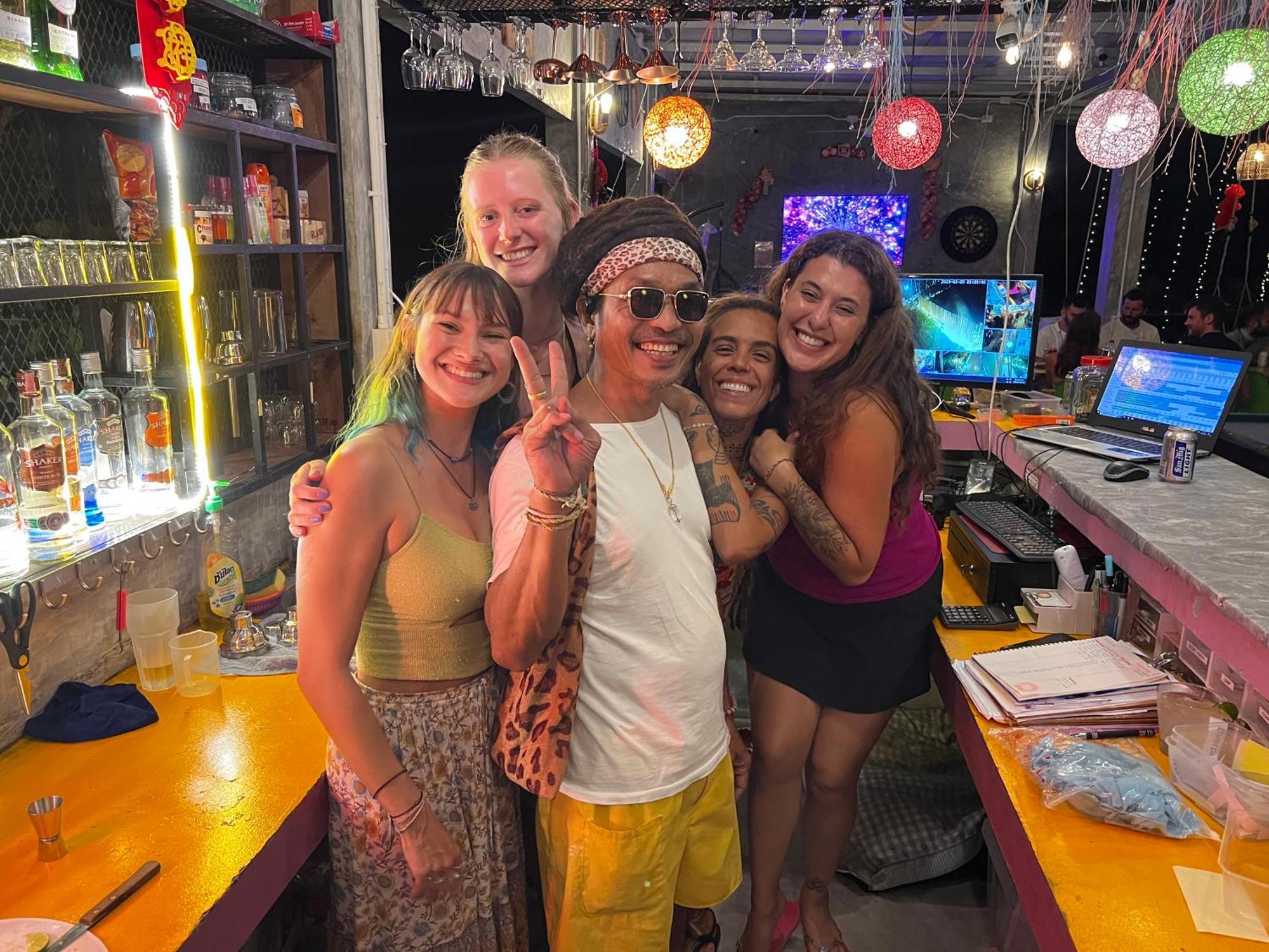 Wonderland Jungle Hostel เกาะเต่า ภายนอก รูปภาพ