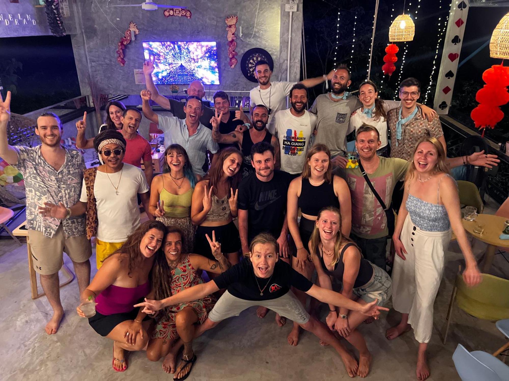 Wonderland Jungle Hostel เกาะเต่า ภายนอก รูปภาพ