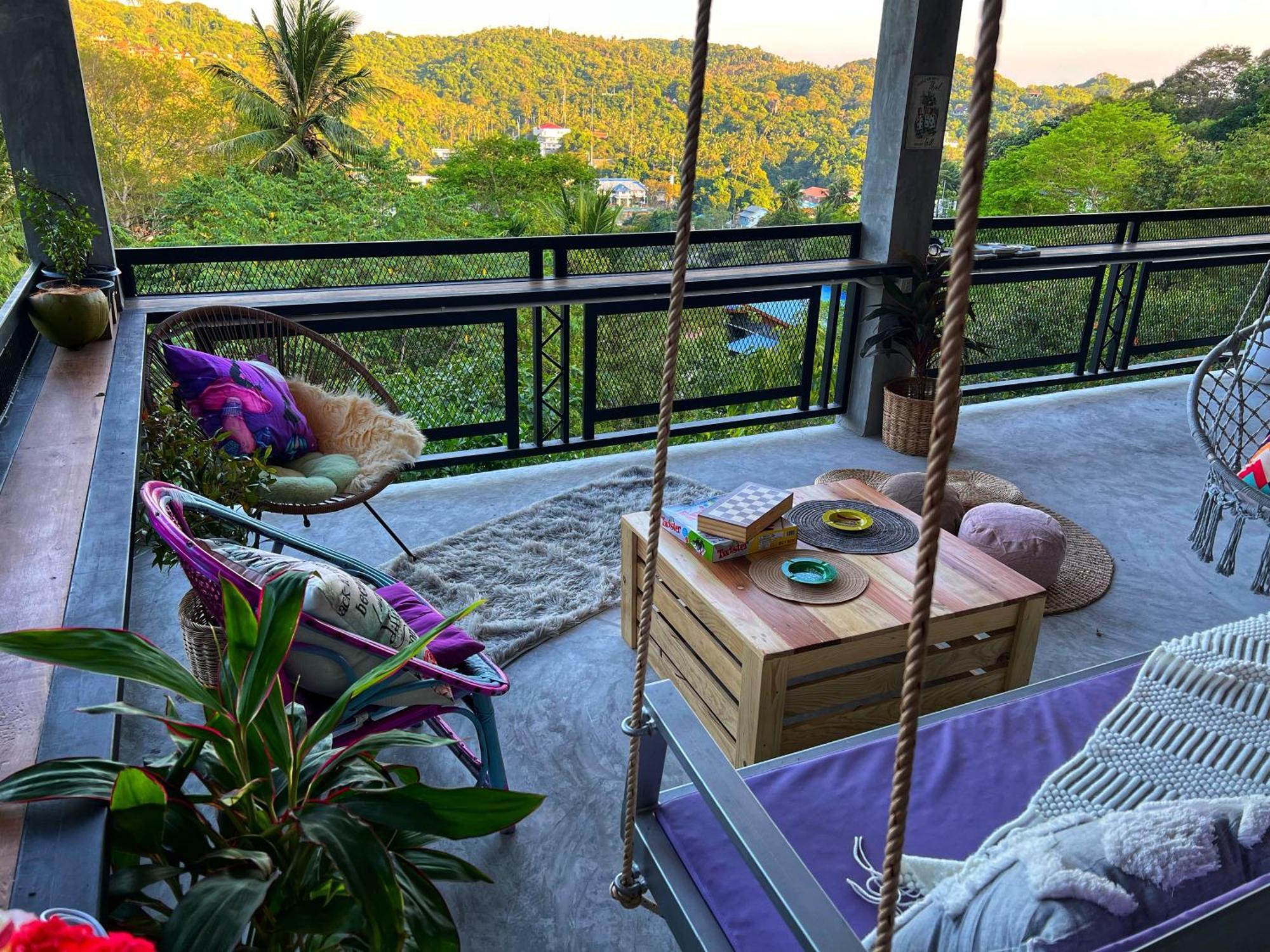 Wonderland Jungle Hostel เกาะเต่า ภายนอก รูปภาพ