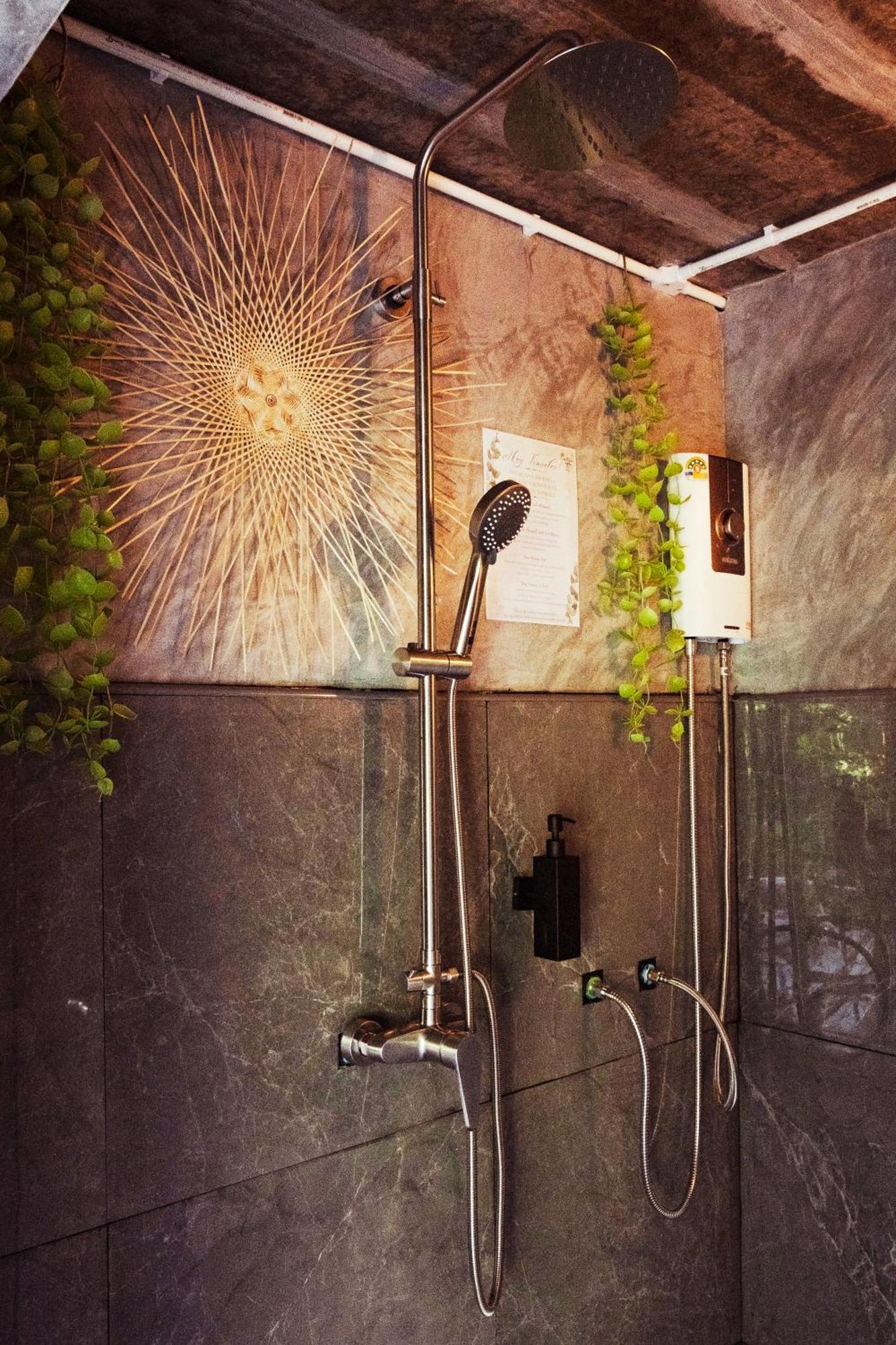 Wonderland Jungle Hostel เกาะเต่า ภายนอก รูปภาพ