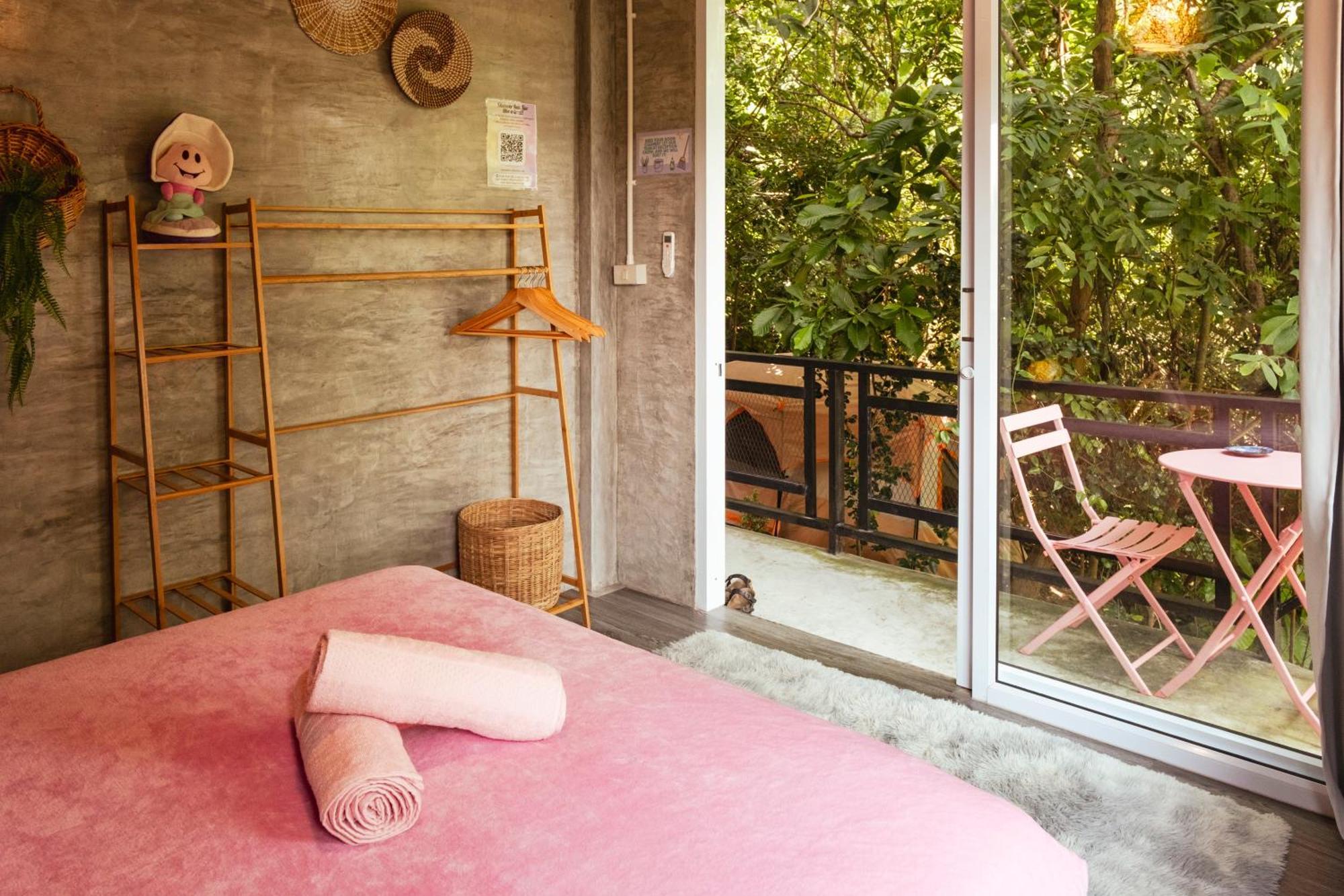 Wonderland Jungle Hostel เกาะเต่า ภายนอก รูปภาพ