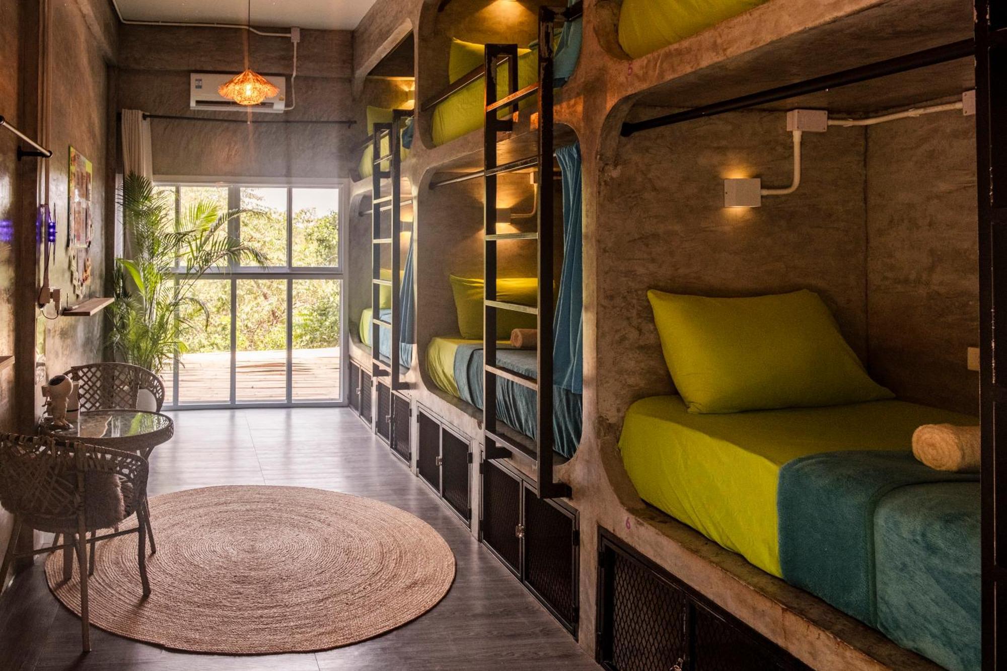 Wonderland Jungle Hostel เกาะเต่า ภายนอก รูปภาพ